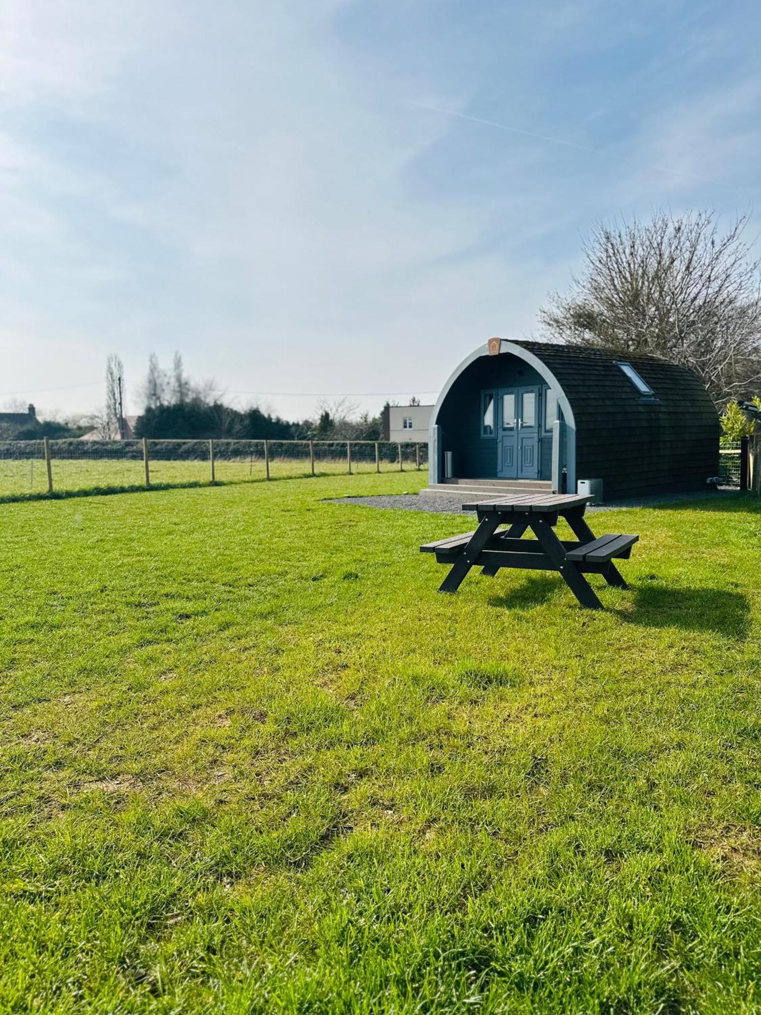 Welly Boot Pod Hotel Shenstone Exterior foto